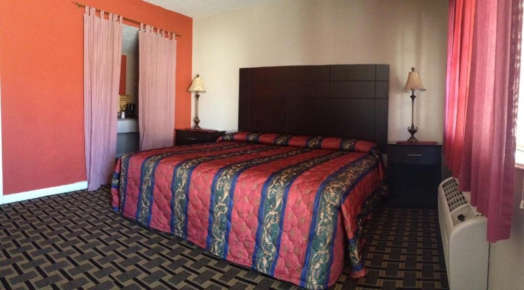 Andrews Motor Inn Room photo